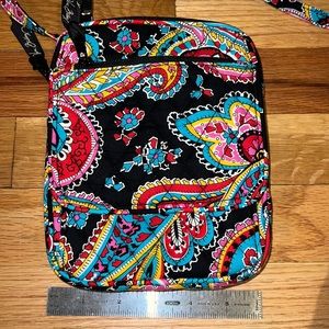 Vera Bradley PARISIAN PAISLEY MINI-HIPSTER in like new condition! Never used